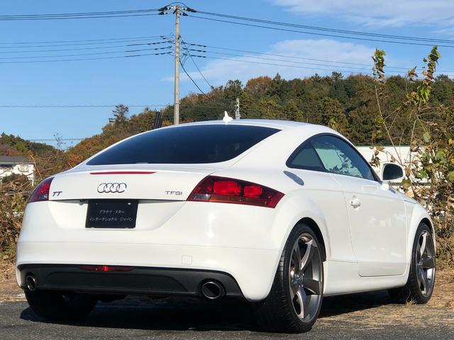 TTクーペ 2.0TFSI 禁煙・カギ2本・記録簿・純正HDDナビ・Bluetooth・地デジTV・バックカメラ・取説・本革シート・シートヒーター・純正オプション19インチアルミ・キセノン・ヘッドライトウォッシャー・パドルシフト(6枚目)