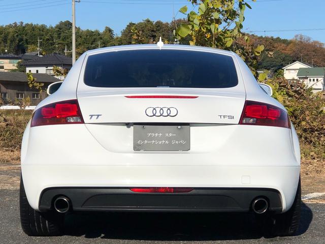 TTクーペ 2.0TFSI 禁煙・カギ2本・記録簿・純正HDDナビ・Bluetooth・地デジTV・バックカメラ・取説・本革シート・シートヒーター・純正オプション19インチアルミ・キセノン・ヘッドライトウォッシャー・パドルシフト(8枚目)