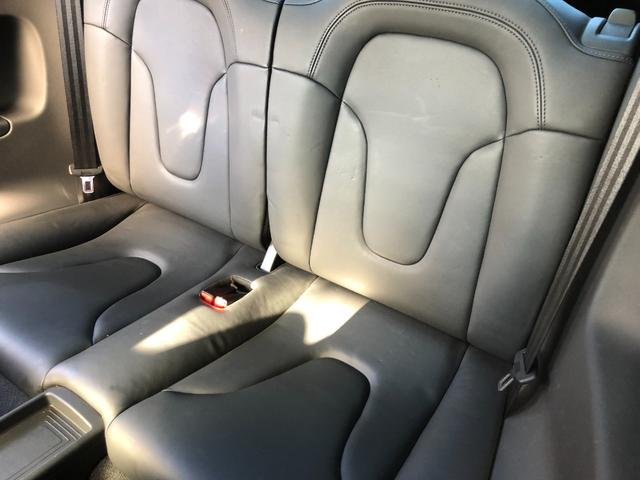 TTクーペ 2.0TFSI 禁煙・カギ2本・記録簿・純正HDDナビ・Bluetooth・地デジTV・バックカメラ・取説・本革シート・シートヒーター・純正オプション19インチアルミ・キセノン・ヘッドライトウォッシャー・パドルシフト(18枚目)