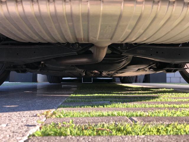 TTクーペ 2.0TFSI 禁煙・カギ2本・記録簿・純正HDDナビ・Bluetooth・地デジTV・バックカメラ・取説・本革シート・シートヒーター・純正オプション19インチアルミ・キセノン・ヘッドライトウォッシャー・パドルシフト(19枚目)