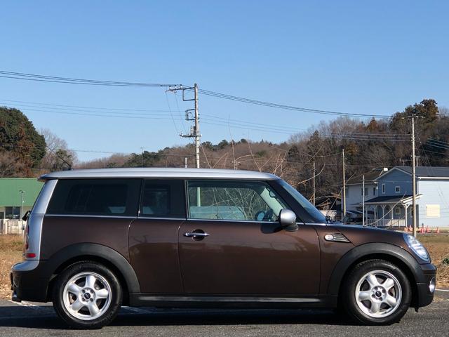 ＭＩＮＩ クーパー　クラブマン　６速ＭＴ・禁煙・ＥＴＣ・ＡＵＸ・ＣＤ・ラジオ・電動格納ミラー・純正１５インチ・プライバシーガラスリア３面・キセノン・ヘッドライトウォッシャー・プッシュスタート・１．６リッター４気筒　直噴ＮＡエンジン（11枚目）