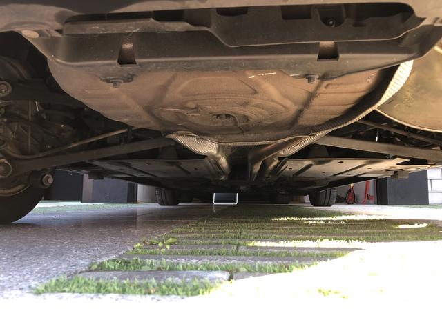 ＭＩＮＩ クーパー　クラブマン　６速ＭＴ・禁煙・ＥＴＣ・ＡＵＸ・ＣＤ・ラジオ・電動格納ミラー・純正１５インチ・プライバシーガラスリア３面・キセノン・ヘッドライトウォッシャー・プッシュスタート・１．６リッター４気筒　直噴ＮＡエンジン（18枚目）