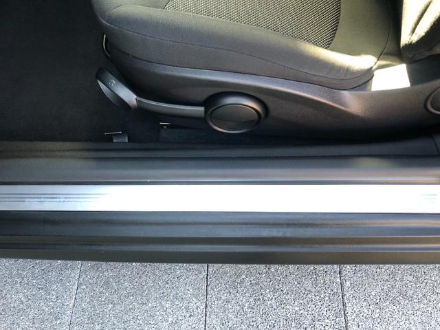 ＭＩＮＩ クーパー　クラブマン　６速ＭＴ・禁煙・ＥＴＣ・ＡＵＸ・ＣＤ・ラジオ・電動格納ミラー・純正１５インチ・プライバシーガラスリア３面・キセノン・ヘッドライトウォッシャー・プッシュスタート・１．６リッター４気筒　直噴ＮＡエンジン（41枚目）