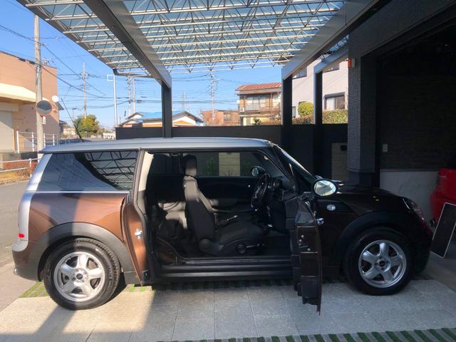 ＭＩＮＩ クーパー　クラブマン　６速ＭＴ・禁煙・ＥＴＣ・ＡＵＸ・ＣＤ・ラジオ・電動格納ミラー・純正１５インチ・プライバシーガラスリア３面・キセノン・ヘッドライトウォッシャー・プッシュスタート・１．６リッター４気筒　直噴ＮＡエンジン（56枚目）