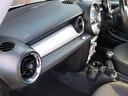クーパー　クラブマン　６速ＭＴ・禁煙・ＥＴＣ・ＡＵＸ・ＣＤ・ラジオ・電動格納ミラー・純正１５インチ・プライバシーガラスリア３面・キセノン・ヘッドライトウォッシャー・プッシュスタート・１．６リッター４気筒　直噴ＮＡエンジン（43枚目）