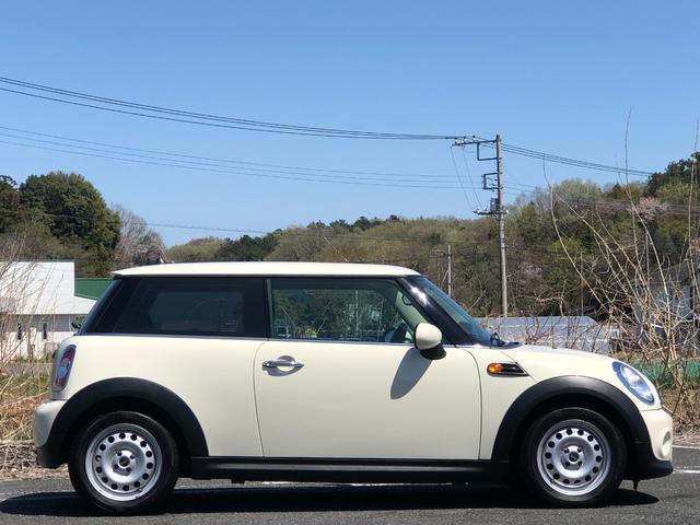 ＭＩＮＩ ワン　６速マニュアル・禁煙・ＥＴＣ・フロントフォグランプ・リアフォグランプ・ＡＵＸ端子・電動格納ミラー・１５インチホイール・ＣＤ・ラジオ・プッシュスタート・１．６リッターＮＡエンジン４気筒（11枚目）