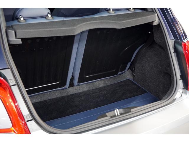 アバルト695 リヴァーレ ベースグレード 社外ナビ・TV/バックカメラ/専用カラー/専用インテリアトリム/アクラポ/17インチAW(29枚目)