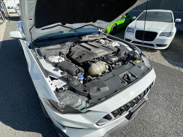 マスタング 　ＧＴ　２０２１年モデル　６速マニュアル　バックカメラ　ダウンサスペンション　タナベ２０ＡＷ　社外ＬＥＤグリル　社外Ｆｒスポイラートランクスポイラーディフューザー　社外マフラー　ＥＴＣ（16枚目）