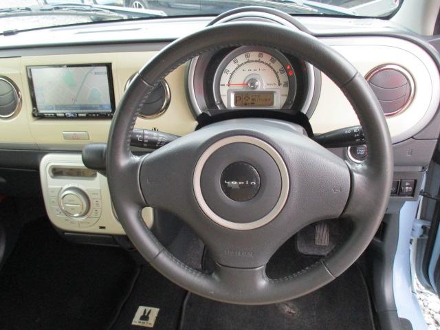 アルトラパン ＸＬ　１年走行無制限保証付き　後期型　社外ＳＤナビ　地デジ　ＣＤ　ＤＶＤ　ＢＴオーディオ　スマートキー　アイドリングＳＴＯＰ　シートヒーター　フォグ　ウィンカーミラー　純正１４ＡＷ　革巻きステアリング（11枚目）