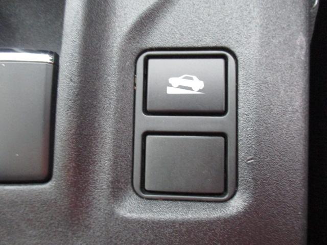 当社プロのコーティング技師が在籍しております。新車ディーラー様からのご依頼も多く頂いております。ポリマー加工・ガラスコーティング・ヘッドライト研磨&コーティングなど、なんでもご相談ください。