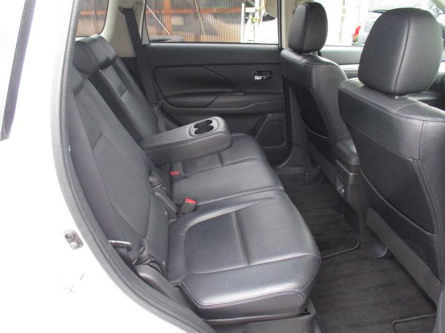 MITSUBISHI OUTLANDER PHEV G PREMIUM PACKAGE