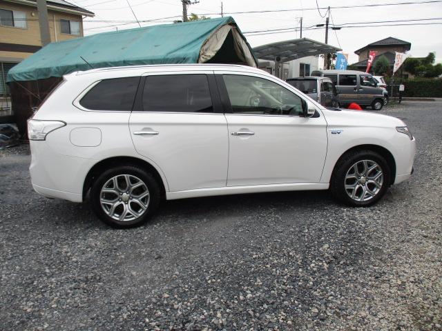 MITSUBISHI OUTLANDER PHEV G PREMIUM PACKAGE