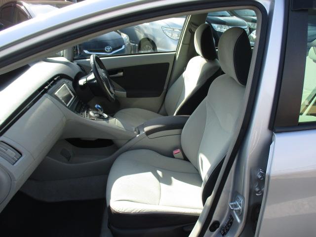 プリウス S LEDエディション 特別仕様車 SDナビ 地デジ CD バックカメラ スマートキー プッシュスタート ETC 純正15アルミ LEDライト フォグ ウインカー付きミラー オートエアコン ドアバイザー プライバシーガラス(5枚目)