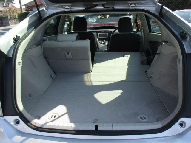 プリウス S LEDエディション 特別仕様車 SDナビ 地デジ CD バックカメラ スマートキー プッシュスタート ETC 純正15アルミ LEDライト フォグ ウインカー付きミラー オートエアコン ドアバイザー プライバシーガラス(9枚目)