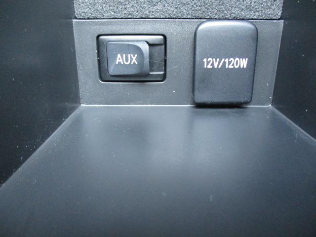 プリウス S LEDエディション 特別仕様車 SDナビ 地デジ CD バックカメラ スマートキー プッシュスタート ETC 純正15アルミ LEDライト フォグ ウインカー付きミラー オートエアコン ドアバイザー プライバシーガラス(25枚目)