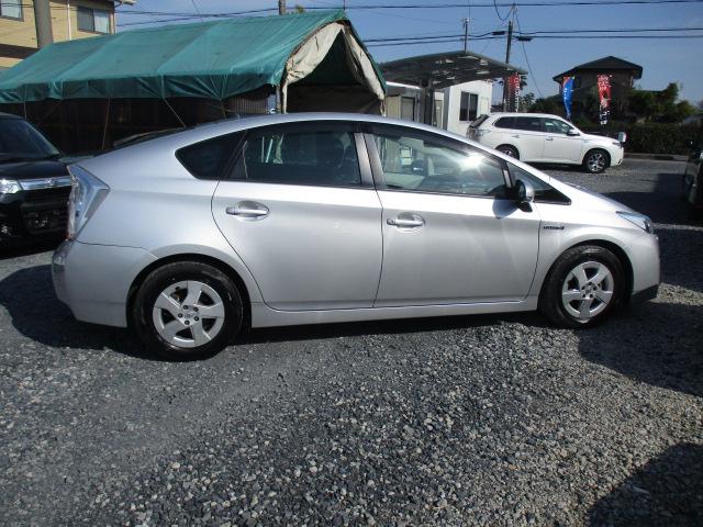 プリウス S LEDエディション 特別仕様車 SDナビ 地デジ CD バックカメラ スマートキー プッシュスタート ETC 純正15アルミ LEDライト フォグ ウインカー付きミラー オートエアコン ドアバイザー プライバシーガラス(33枚目)