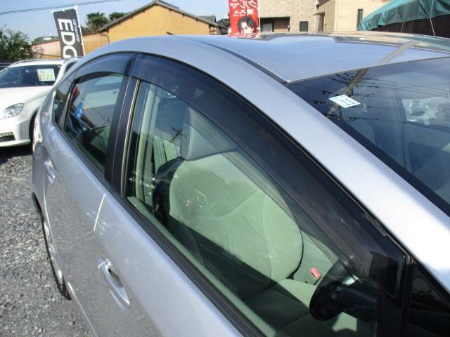 プリウス S LEDエディション 特別仕様車 SDナビ 地デジ CD バックカメラ スマートキー プッシュスタート ETC 純正15アルミ LEDライト フォグ ウインカー付きミラー オートエアコン ドアバイザー プライバシーガラス(36枚目)