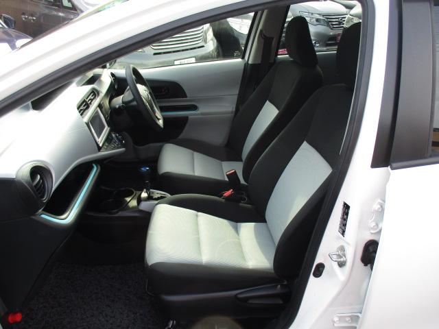 アクア Ｓ　１年間走行無制限保証付　純正ＳＤナビ　地デジ　ＢＴオーディオ　ＣＤ　ＡＵＸ　バックカメラ　シートヒーター　オートエアコン　スマートキー　プッシュスタート　ＥＴＣ　オートライト　リアスポイラー（5枚目）