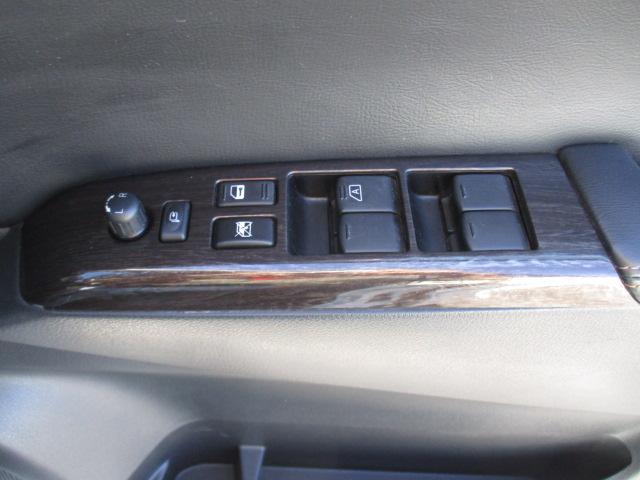 ご来店前にお電話頂けましたら、到着までのお時間、車両の取り置きをしてお待ちさせて頂きます。お気軽にお申し付け下さい。