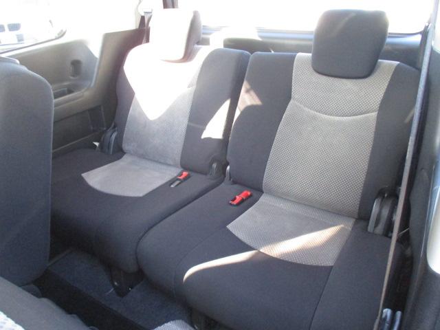 セレナ ライダー　ブラックライン　Ｓ－ハイブリッド　１年走行無制限保証付　特別仕様車　両側自動ドア　純正ＳＤナビ　フルセグ　ＢＴオーディオ　Ｂカメラ　左サイドカメラ　後席モニター　スマキー　ＥＴＣ　ドラレコ　社外１５ＡＷ　ＨＩＤライト　フォグ　リアスポ（7枚目）