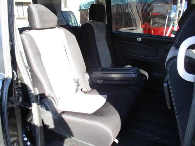 セレナ ライダー　ブラックライン　Ｓ－ハイブリッド　１年走行無制限保証付　特別仕様車　両側自動ドア　純正ＳＤナビ　フルセグ　ＢＴオーディオ　Ｂカメラ　左サイドカメラ　後席モニター　スマキー　ＥＴＣ　ドラレコ　社外１５ＡＷ　ＨＩＤライト　フォグ　リアスポ（11枚目）