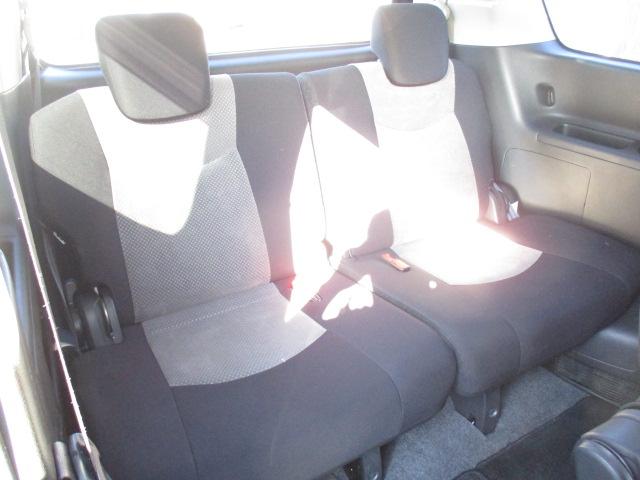 セレナ ライダー　ブラックライン　Ｓ－ハイブリッド　１年走行無制限保証付　特別仕様車　両側自動ドア　純正ＳＤナビ　フルセグ　ＢＴオーディオ　Ｂカメラ　左サイドカメラ　後席モニター　スマキー　ＥＴＣ　ドラレコ　社外１５ＡＷ　ＨＩＤライト　フォグ　リアスポ（12枚目）