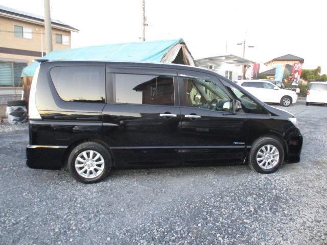 セレナ ライダー　ブラックライン　Ｓ－ハイブリッド　１年走行無制限保証付　特別仕様車　両側自動ドア　純正ＳＤナビ　フルセグ　ＢＴオーディオ　Ｂカメラ　左サイドカメラ　後席モニター　スマキー　ＥＴＣ　ドラレコ　社外１５ＡＷ　ＨＩＤライト　フォグ　リアスポ（33枚目）