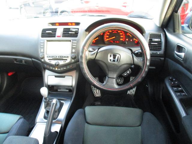 アコード ユーロR 6速MT CL7後期型 純正HDDナビ 地デジ 6速CDチェンジャー レカロシート スマートキー ETC 純正17AW HIDライト フォグランプ 修復歴無し(3枚目)