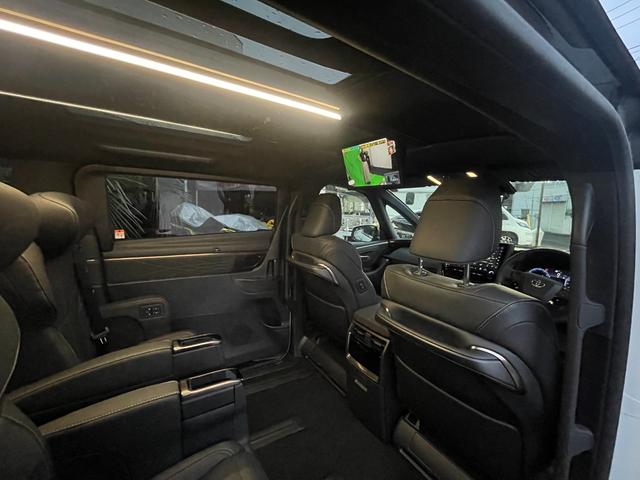 アルファード Ｚ　登録済未使用車　ＪＢＬプレミアムサウンドシステム　左右独立ムーンルーフ　１４インチ後席ディスプレイ　カラーへッドアップディスプレイ　デジタルインナーミラー（18枚目）