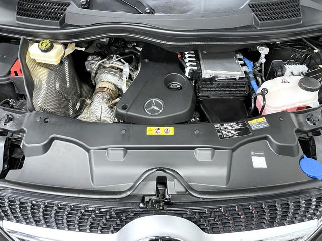 MERCEDES BENZ V-CLASS V220D AVANTGARDE EXTRA LONG AMG LINE PACKAGE