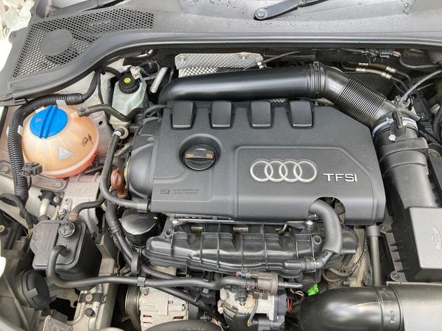 ＴＴクーペ １．８ＴＦＳＩ　禁煙車　後期型　ＬＥＤライト　純正ナビ　バックカメラ　ＥＴＣ　スペアキー　オートライト　純正１７インチアルミ　記録簿　取扱説明書（28枚目）