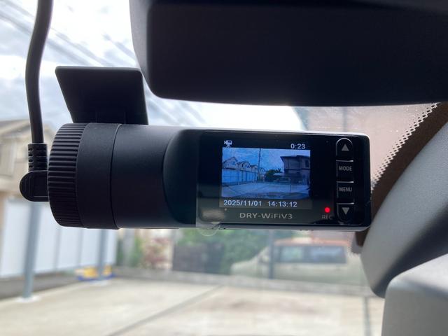 ３シリーズ ３２５ｉ　Ｍスポーツパッケージ　ディーラー車　禁煙車　最終型　Ｍスポーツパッケージ　１８インチアルミホイール　ＡＲＱＲＡＹマフラー　赤レザーシート　前席パワーシート　ＥＴＣ　ドラレコ　スペアキー　ＴＶ　取扱説明書　記録簿（19枚目）