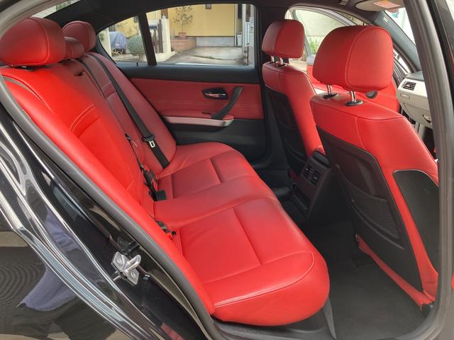 ３シリーズ ３２５ｉ　Ｍスポーツパッケージ　ディーラー車　禁煙車　最終型　Ｍスポーツパッケージ　１８インチアルミホイール　ＡＲＱＲＡＹマフラー　赤レザーシート　前席パワーシート　ＥＴＣ　ドラレコ　スペアキー　ＴＶ　取扱説明書　記録簿（32枚目）