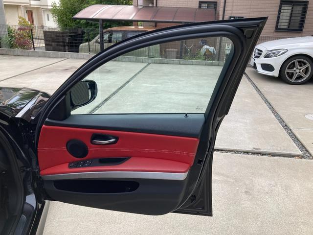 ３シリーズ ３２５ｉ　Ｍスポーツパッケージ　ディーラー車　禁煙車　最終型　Ｍスポーツパッケージ　１８インチアルミホイール　ＡＲＱＲＡＹマフラー　赤レザーシート　前席パワーシート　ＥＴＣ　ドラレコ　スペアキー　ＴＶ　取扱説明書　記録簿（36枚目）