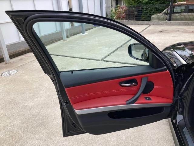 ３シリーズ ３２５ｉ　Ｍスポーツパッケージ　ディーラー車　禁煙車　最終型　Ｍスポーツパッケージ　１８インチアルミホイール　ＡＲＱＲＡＹマフラー　赤レザーシート　前席パワーシート　ＥＴＣ　ドラレコ　スペアキー　ＴＶ　取扱説明書　記録簿（37枚目）