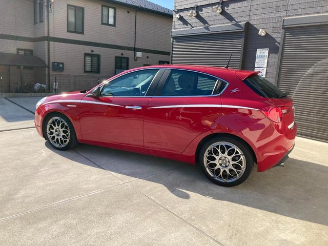 ジュリエッタ ケン オクヤマ スペチアーレ ロッサ ディーラー車 禁煙車 限定車 パドルシフト 前後センサー Bluetooth 18インチ専用ホイール ETC 取扱説明書 スペアキー スペアタイヤ(11枚目)