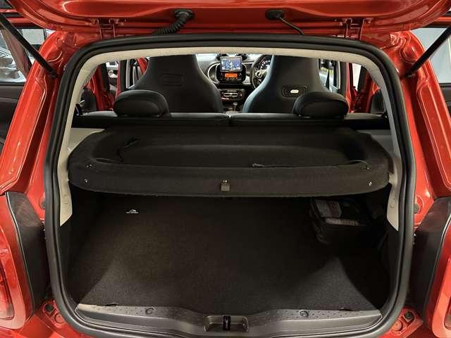 スマートフォーフォー BRABUS エクスクルーシブ レッド リミテッド ツイナミック 障害物センサー ナビ バックカメラ 横滑り防止装置 盗難防止装置 過給器設定モデル ミュージックプレイヤー接続可 ETC ドライブレコーダー 本革シート シートヒーター ガラスルーフ(8枚目)