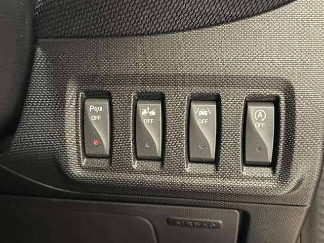 スマートフォーフォー BRABUS エクスクルーシブ レッド リミテッド ツイナミック 障害物センサー ナビ バックカメラ 横滑り防止装置 盗難防止装置 過給器設定モデル ミュージックプレイヤー接続可 ETC ドライブレコーダー 本革シート シートヒーター ガラスルーフ(20枚目)