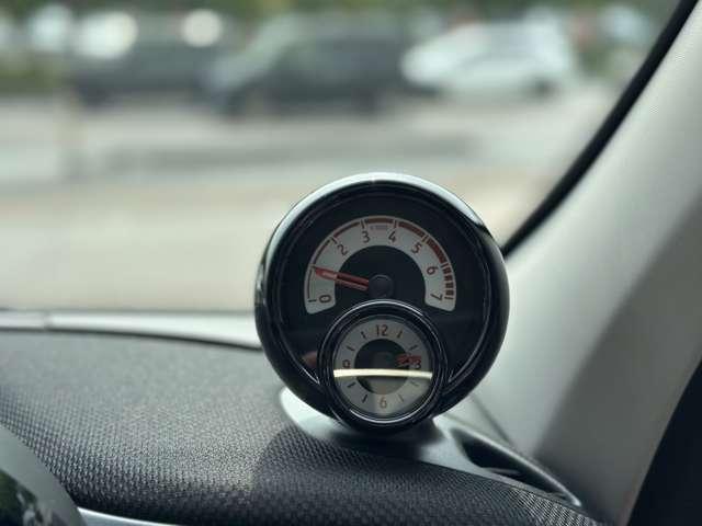 スマートフォーフォー BRABUS スポーツ ツイナミック 9インチナビ シートヒーター クルーズコントロール 衝突被害軽減ブレーキ 障害物センサー 過給器設定モデル ナビ バックカメラ ミュージックプレイヤー接続可 シートヒーター ガラスルーフ(22枚目)