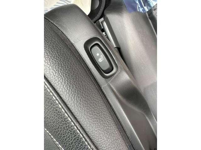 スマートフォーフォー BRABUS スポーツ ツイナミック 9インチナビ シートヒーター クルーズコントロール 衝突被害軽減ブレーキ 障害物センサー 過給器設定モデル ナビ バックカメラ ミュージックプレイヤー接続可 シートヒーター ガラスルーフ(23枚目)