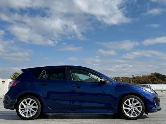 アクセラスポーツ 20S-スカイアクティブ スマートキー/フルセグ/バックカメラ/Bluetooth/DVD/ETC(4枚目)