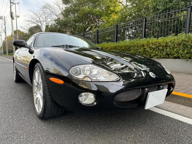 ＸＫ ＸＫＲ１００　世界限定５００台　国内５０台　本国オプションレカロシート　専用ＢＢＳ２０ＡＷ　専用ブレンボブレーキ　専用インテリア　アダプティブクルーズコントロール　ナビＴＶ　ブルーレイ再生　バックカメラ　ＥＴＣ（7枚目）