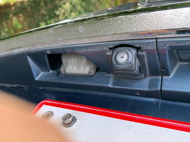 この度は当店のお車をご覧になっていただき、誠にありがとうございます。ぜひじっくりとご検討下さい。気軽にお問合せ・お見積りお待ちしております。