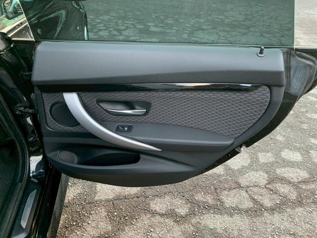 ３シリーズ ３２０ｉグランツーリスモ　Ｍスポーツ　ドライブレコーダー　ＥＴＣ　バックカメラ　ナビ　クリアランスソナー　レーンアシスト　アルミホイール　オートライト　パワーシート　スマートキー　アイドリングストップ　電動格納ミラー　ＣＶＴ　ＥＳＣ　ＣＤ（56枚目）