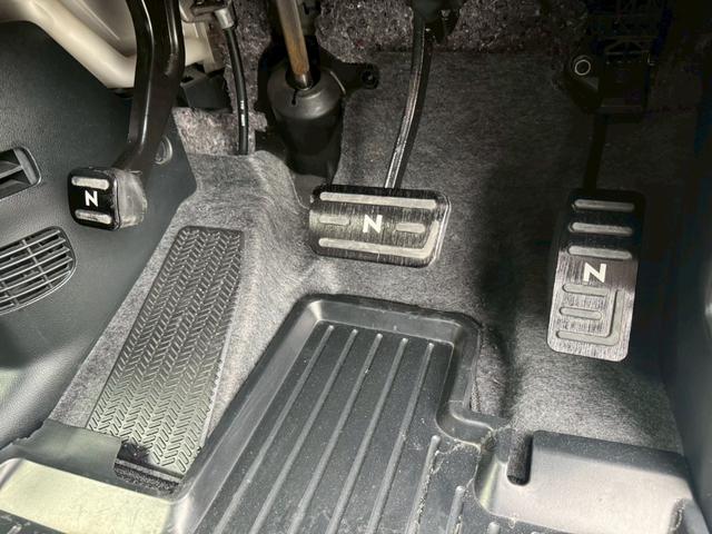 Ｎ－ＢＯＸカスタム Ｇ　ターボＳＳブラックスタイルパッケージ　ＥＴＣ　バックカメラ　両側電動スライドドア　ナビ　ＴＶ　オートクルーズコントロール　衝突被害軽減システム　オートライト　ＨＩＤ　スマートキー　アイドリングストップ　電動格納ミラー　ベンチシート　ＣＶＴ（50枚目）