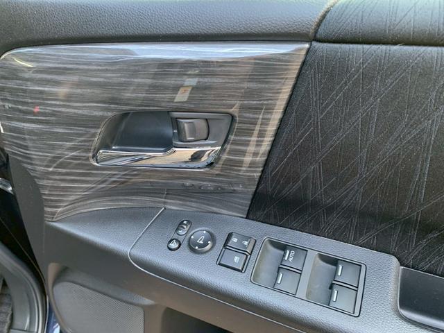 オデッセイ アブソルート　ＥＴＣ　バックカメラ　ナビ　オートクルーズコントロール　衝突被害軽減システム　両側電動スライドドア　オートライト　ＬＥＤヘッドランプ　スマートキー　アイドリングストップ　電動格納ミラー　３列シート（11枚目）