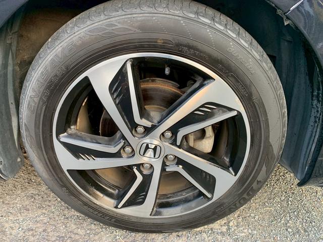 オデッセイ アブソルート　ＥＴＣ　バックカメラ　ナビ　オートクルーズコントロール　衝突被害軽減システム　両側電動スライドドア　オートライト　ＬＥＤヘッドランプ　スマートキー　アイドリングストップ　電動格納ミラー　３列シート（28枚目）