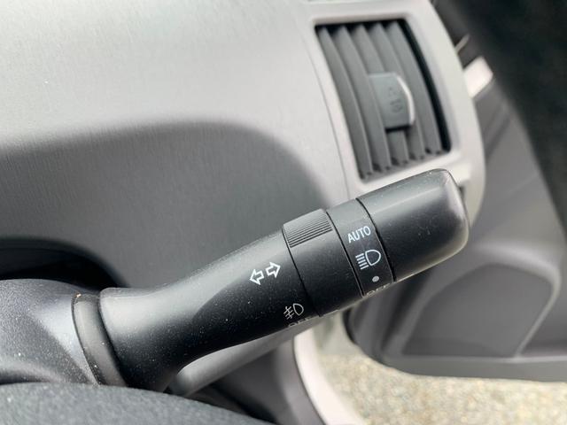 プリウスアルファ Ｓツーリングセレクション　ＥＴＣ　バックカメラ　ナビ　ＴＶ　アルミホイール　オートライト　ヘッドライトウォッシャー　スマートキー　電動格納ミラー　ＣＶＴ　盗難防止システム　衝突安全ボディ　ＡＢＳ　ＣＤ　ＵＳＢ　エアコン（9枚目）