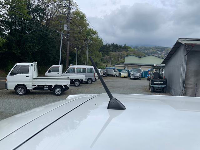 プリウスアルファ Ｓツーリングセレクション　ＥＴＣ　バックカメラ　ナビ　ＴＶ　アルミホイール　オートライト　ヘッドライトウォッシャー　スマートキー　電動格納ミラー　ＣＶＴ　盗難防止システム　衝突安全ボディ　ＡＢＳ　ＣＤ　ＵＳＢ　エアコン（23枚目）