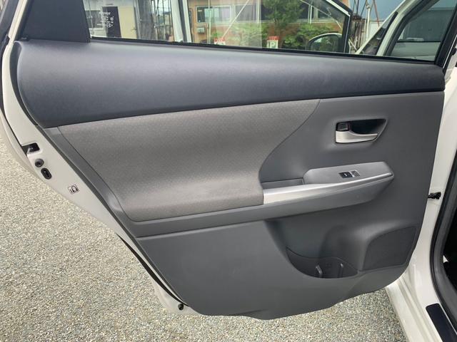 プリウスアルファ Ｓツーリングセレクション　ＥＴＣ　バックカメラ　ナビ　ＴＶ　アルミホイール　オートライト　ヘッドライトウォッシャー　スマートキー　電動格納ミラー　ＣＶＴ　盗難防止システム　衝突安全ボディ　ＡＢＳ　ＣＤ　ＵＳＢ　エアコン（47枚目）